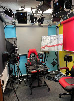 8 x 10 video studio